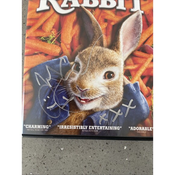 Peter Rabbit (DVD, 2018) Rose Byrne, Domhnall Gleeson signed by James Corden - Picture 3 of 6